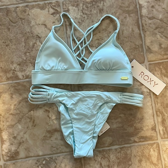 Roxy Bikini - Picture 1 of 4